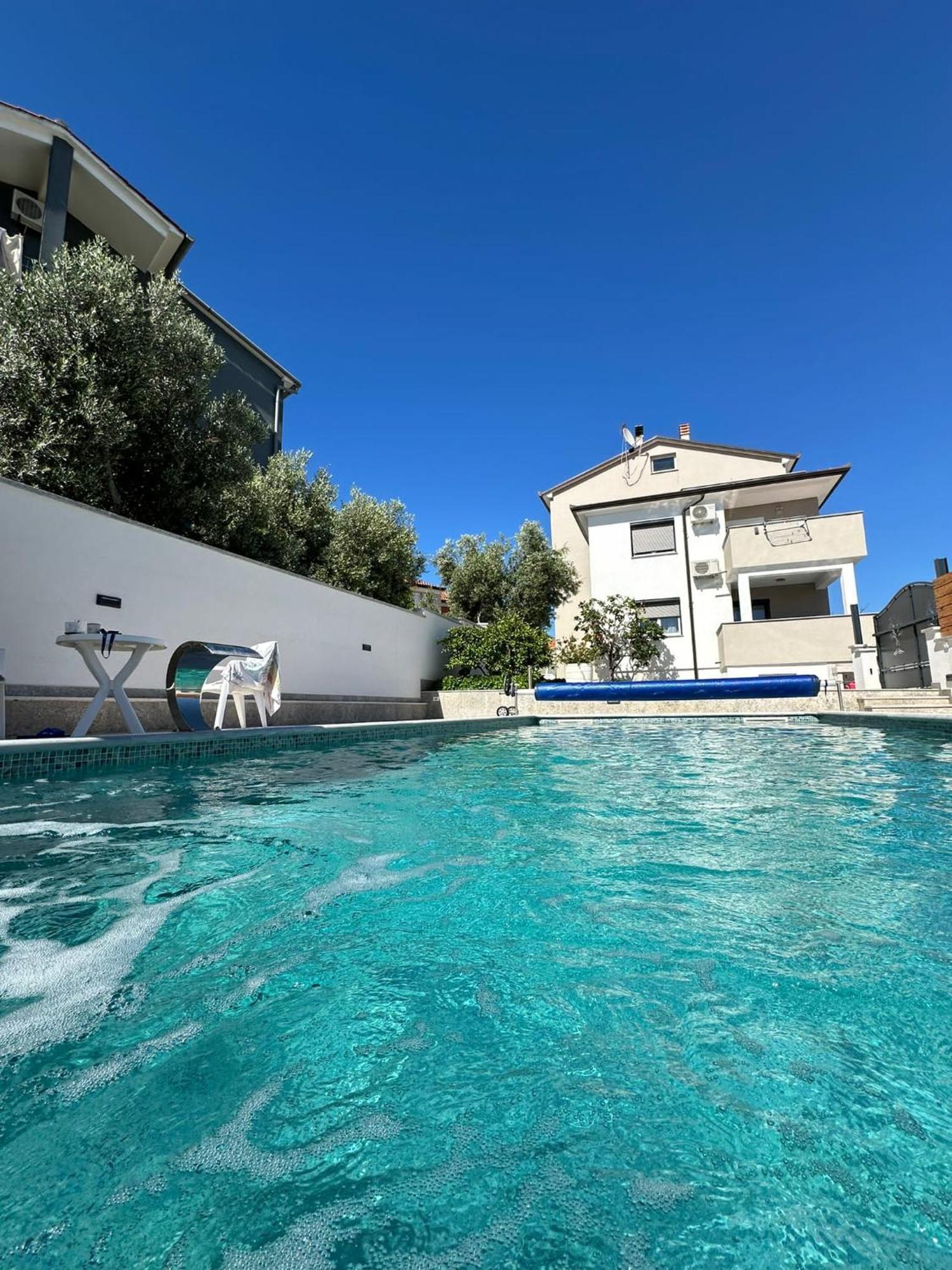 Apartments Ivana With The Pool Rovinjsko Selo Exteriör bild